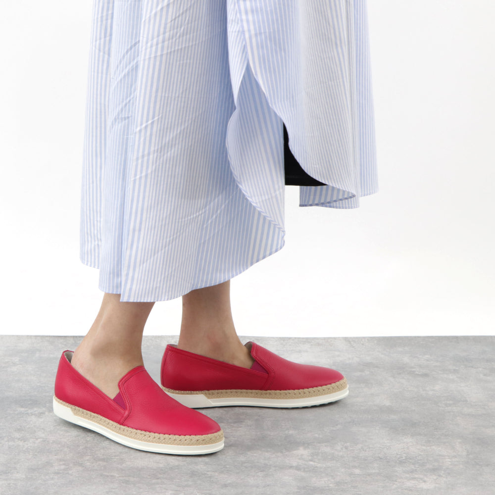 トッズ TOD’S スリッポン レッド ユニセックス
