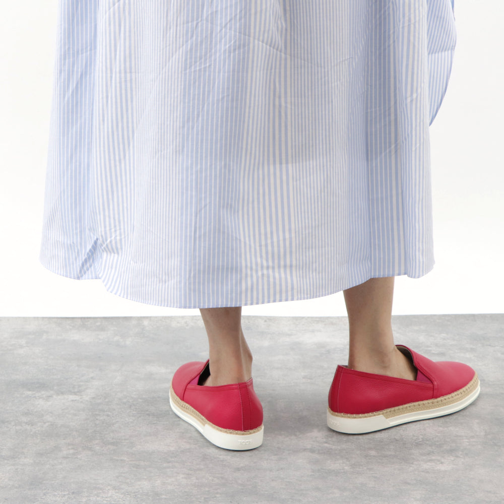 トッズ TOD’S スリッポン レッド ユニセックス