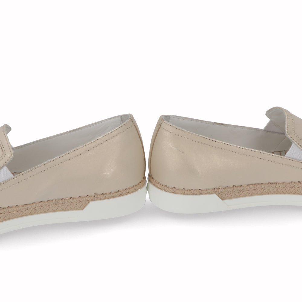 トッズ TOD’S スリッポン ベージュ レザー ユニセックス