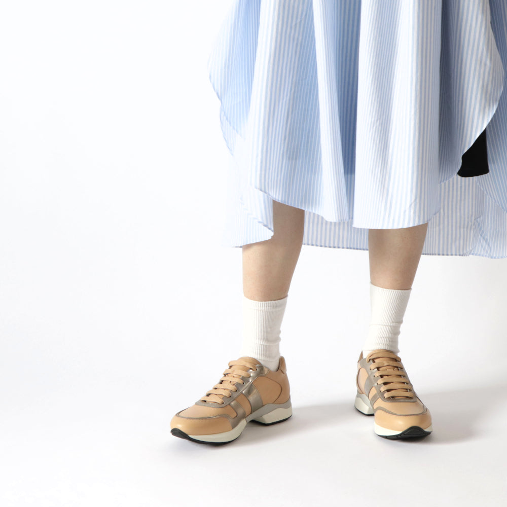 TOD’S トッズ スニーカー ベージュ レザー ローカット