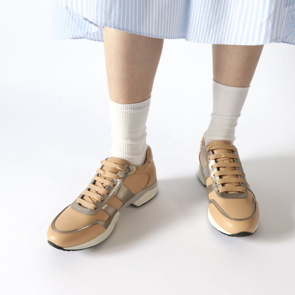 TOD’S トッズ スニーカー ベージュ レザー ローカット
