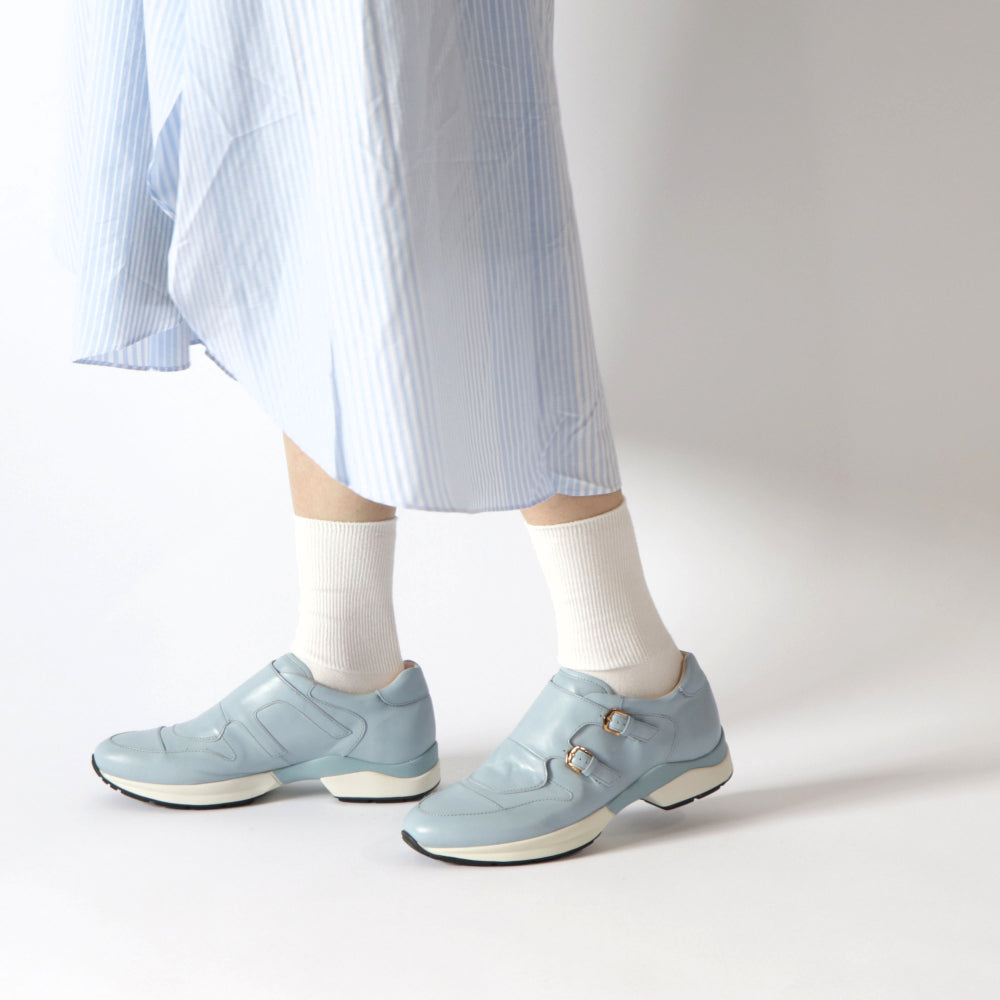 TOD’S スニーカー スリッポン ライトブルー レザー