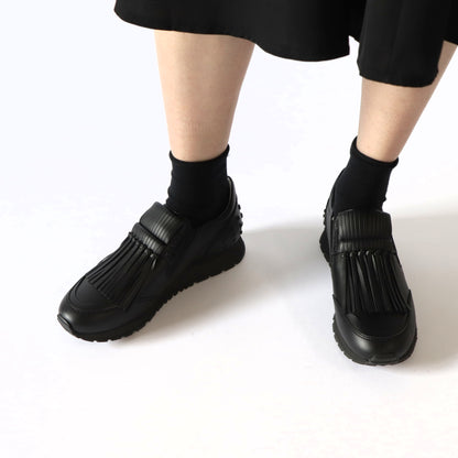 TOD’S スニーカー スリッポン ブラック フリンジ ローカット