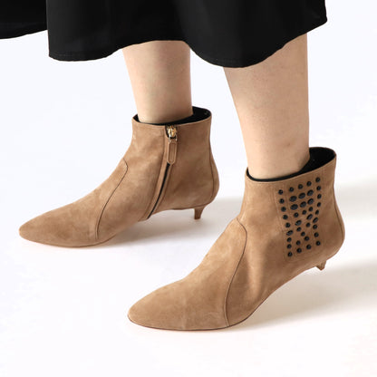 TOD’S ショートブーツブーツ ベージュ スエード ローヒール