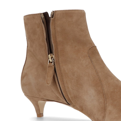 TOD’S ショートブーツブーツ ベージュ スエード ローヒール