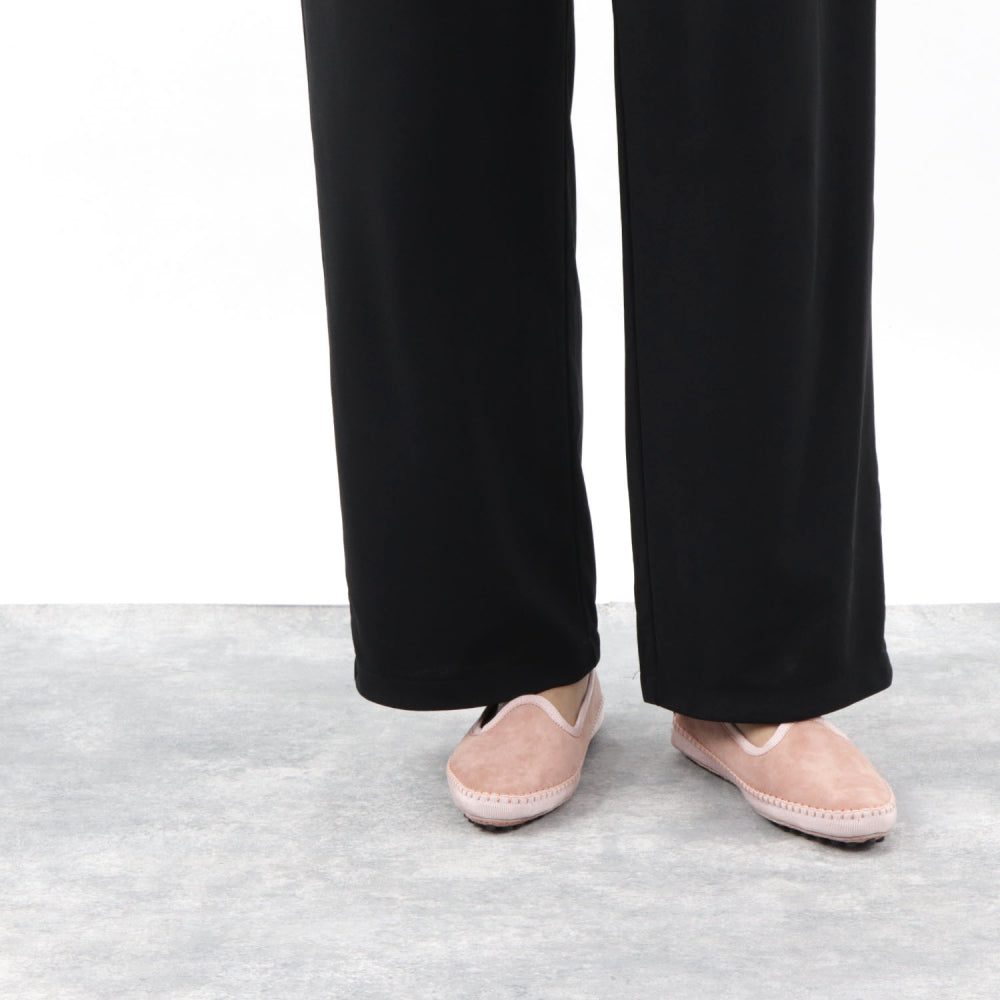 トッズ シューズ パンプス レディース ピンクベージュ レッド スエード ステッチ モカシン ドライビングシューズ ヒールなし XXW24B0AI70HR0