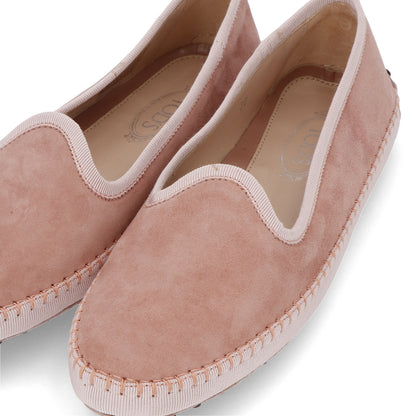 トッズ シューズ パンプス レディース ピンクベージュ レッド スエード ステッチ モカシン ドライビングシューズ ヒールなし XXW24B0AI70HR0