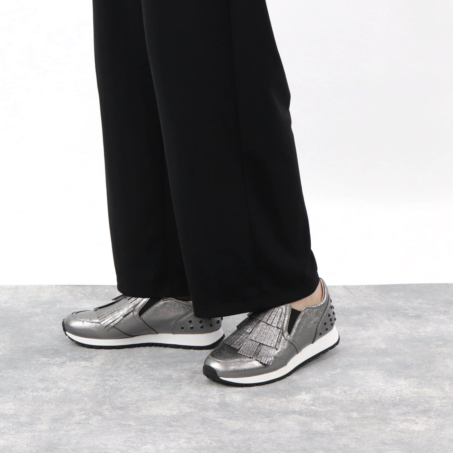 トッズ スニーカー XXW0YO0T29ZMEC スリッポン フリンジ