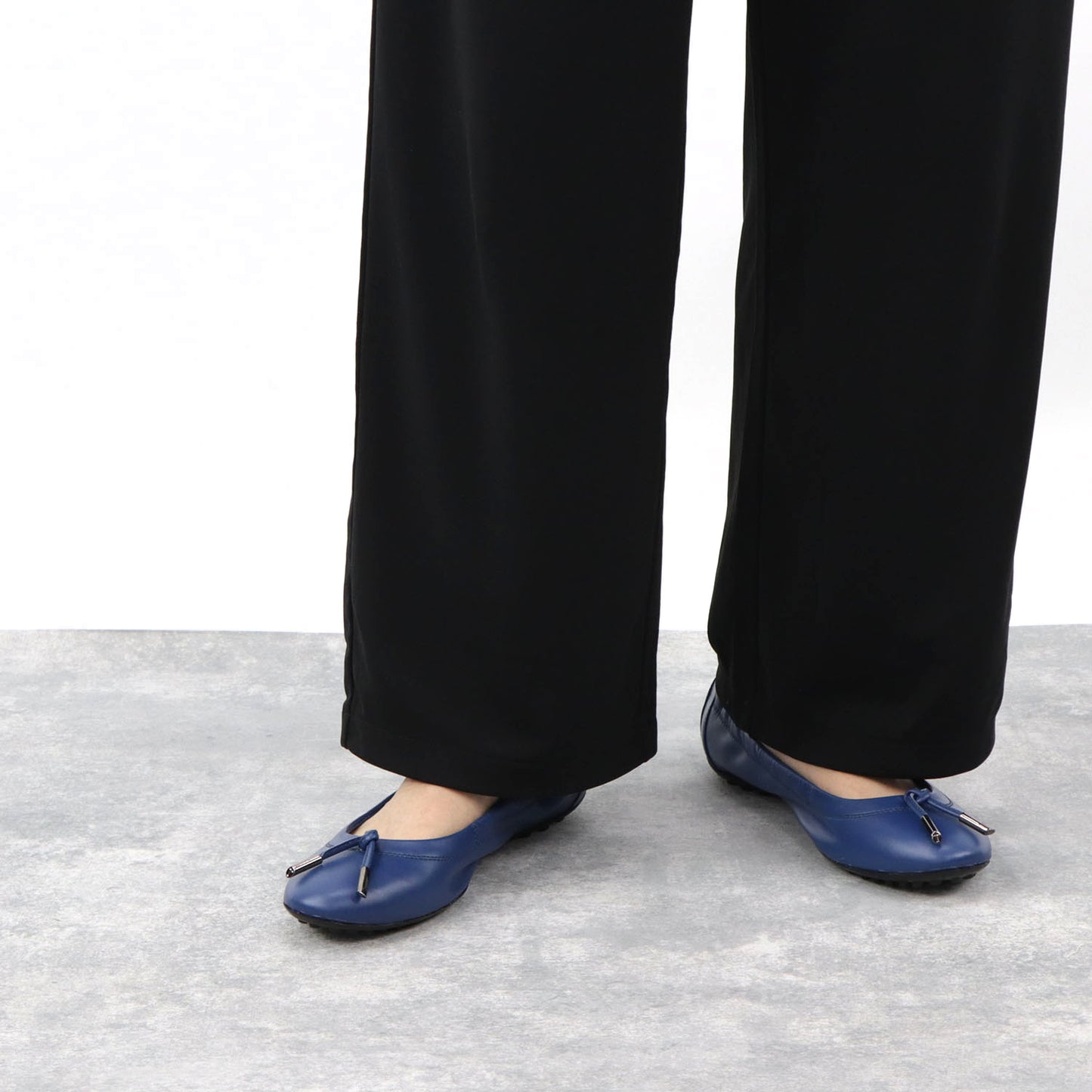 トッズ バレエシューズ XXW0HI0346Z6XT リボン