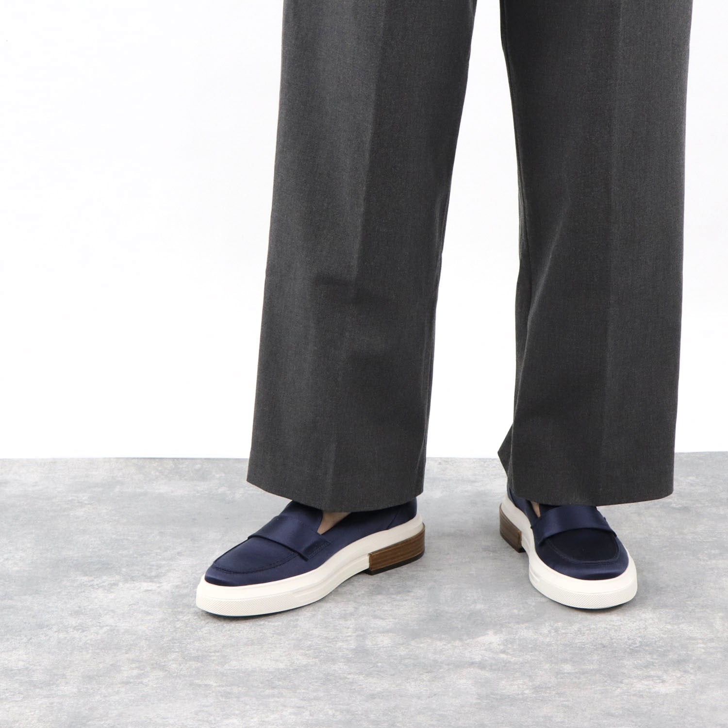 トッズ TOD’S シューズ XXW92B0Y411RS0 ローファー