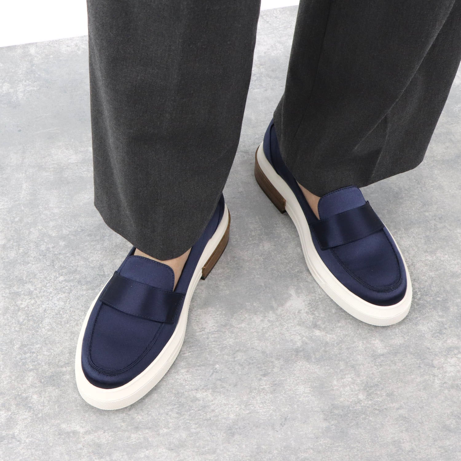 トッズ TOD’S シューズ XXW92B0Y411RS0 ローファー