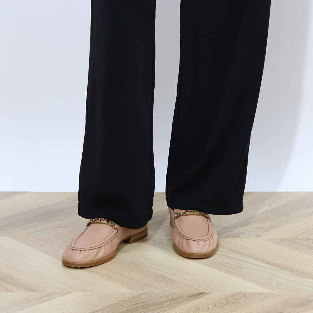 TOD'S ピンクベージュ ロゴ ローファー XXW19K0HC80SOM