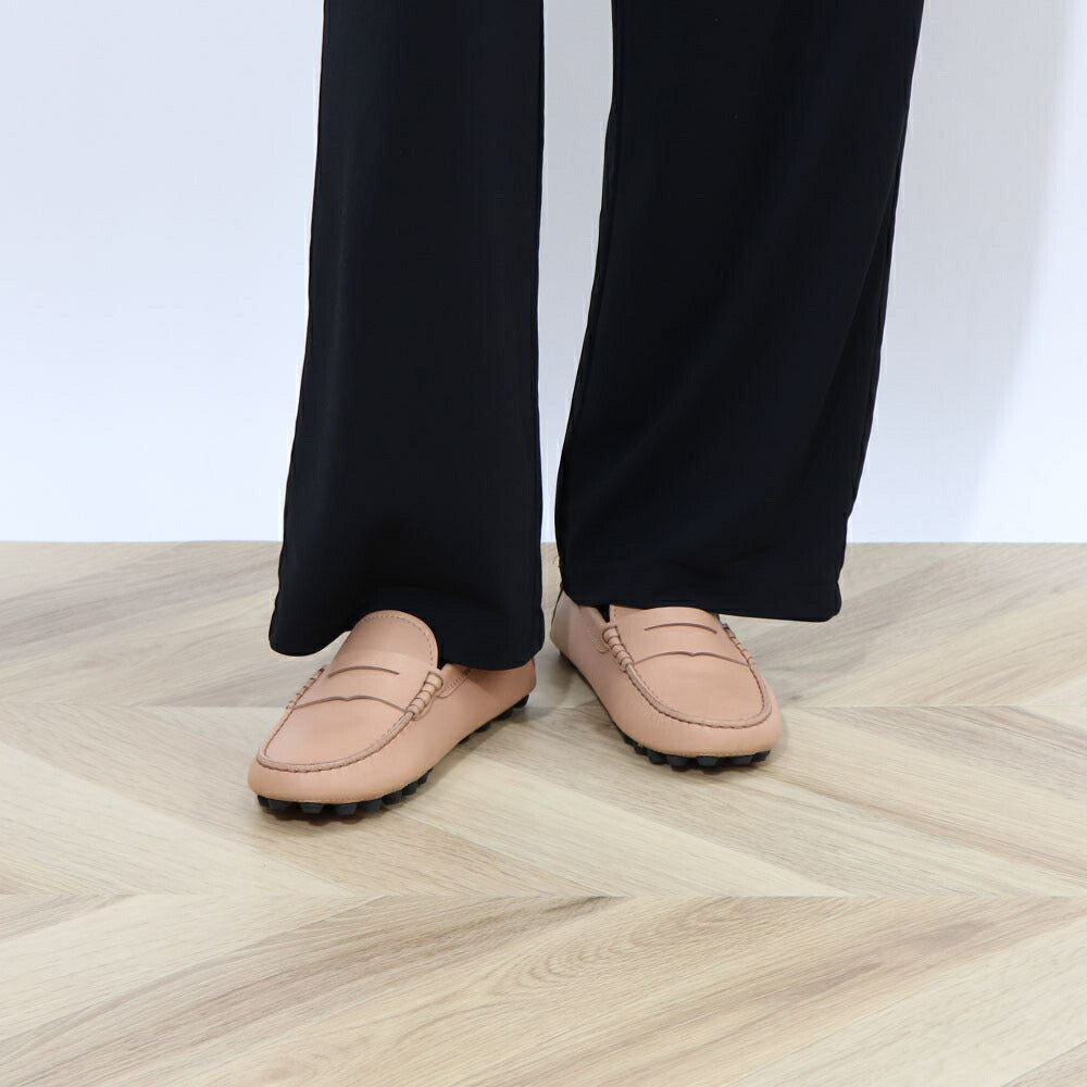 TOD'S ピンクベージュ フラットシューズ ドライビングシューズ ローファー XXW52K00010N6M