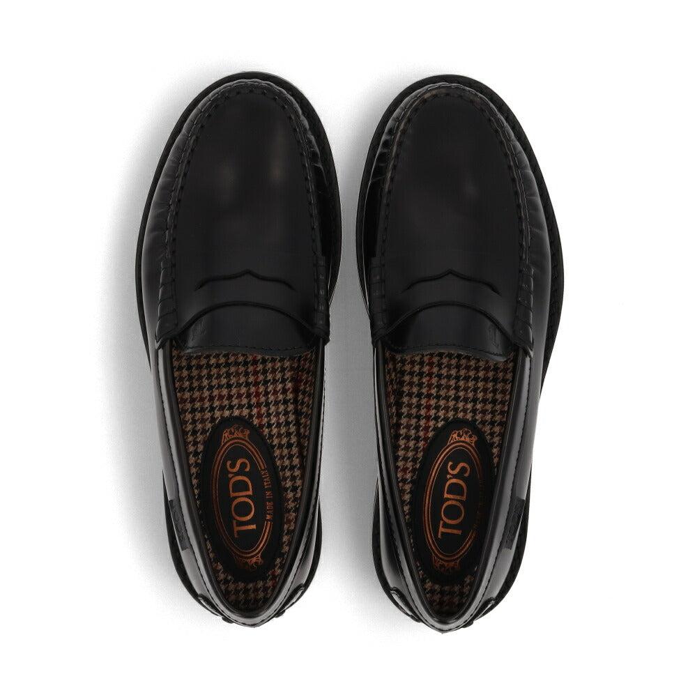 TOD'S ブラック ローファー クラシック ロゴ入り XXM54K00641AKT