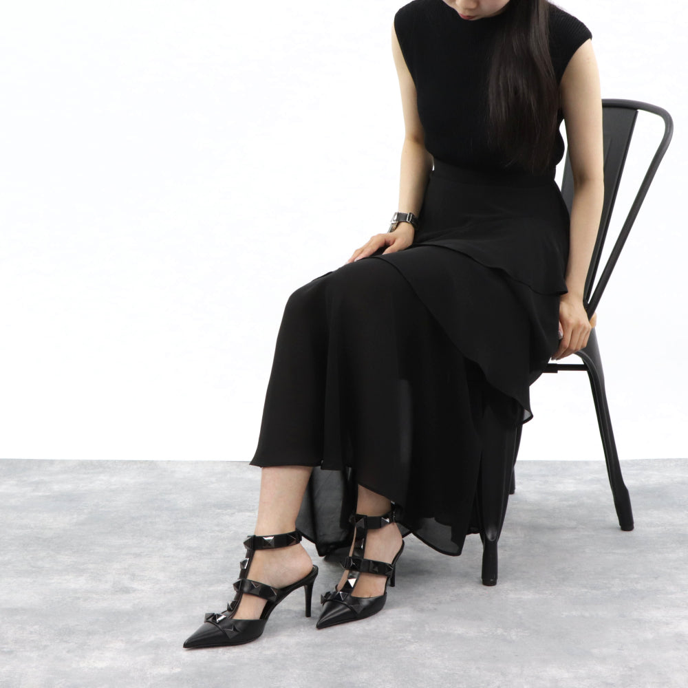 ヴァレンティノ パンプス ローマンスタッズ アンクルストラップ