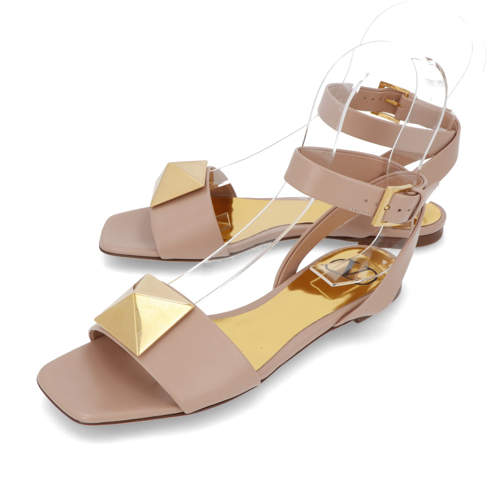 ヴァレンティノ フラットサンダル ワンスタッズ ストラップ