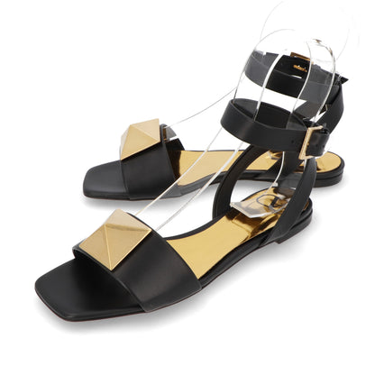 ヴァレンティノ フラットサンダル ワンスタッズ ストラップ