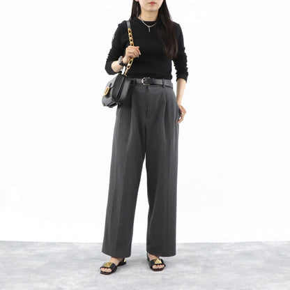 ヴァレンティノ フラットサンダル ワンスタッズ ストラップ