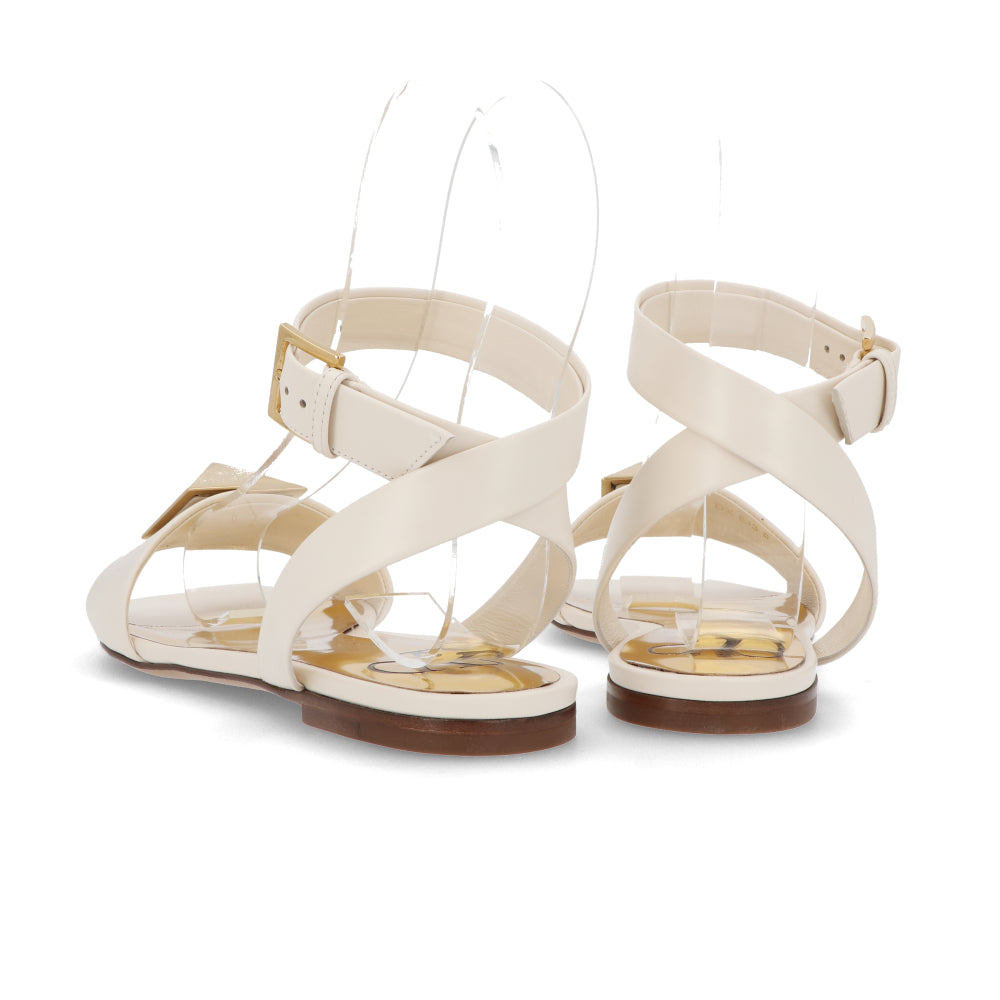 ヴァレンティノ フラットサンダル ワンスタッズ ストラップ