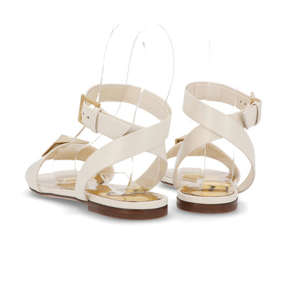 ヴァレンティノ フラットサンダル ワンスタッズ ストラップ