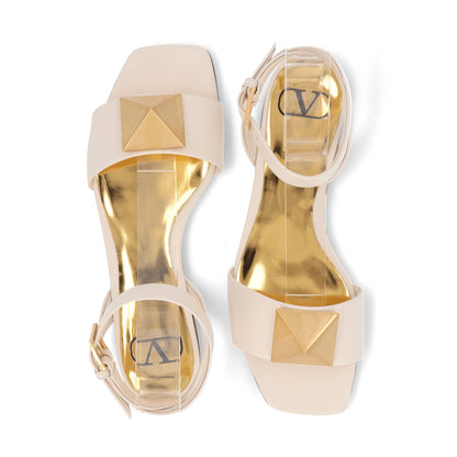 ヴァレンティノ フラットサンダル ワンスタッズ ストラップ