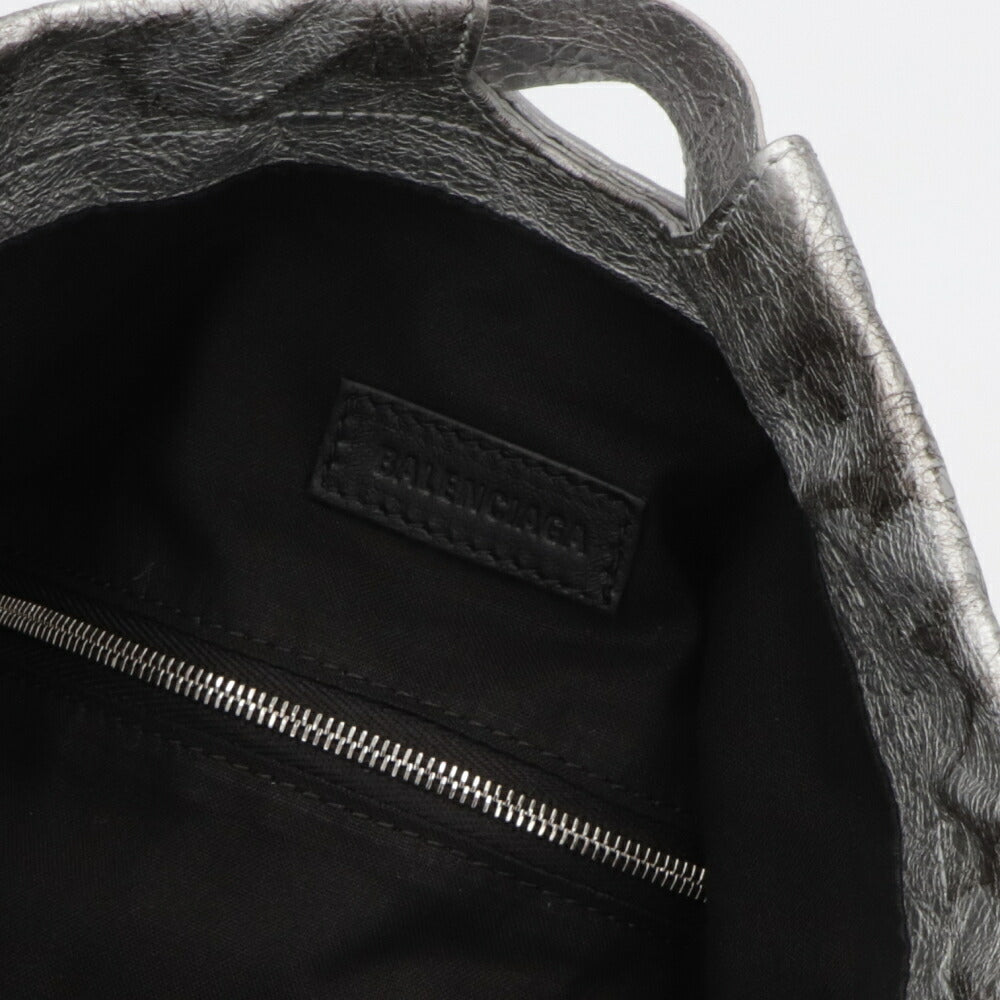 BALENCIAGA バレンシアガ トートバッグ クラッシュレザーミディアムトートバッグ シルバー チェーンバッグ ロゴ チャーム付き 742941 2AA9Q 8110