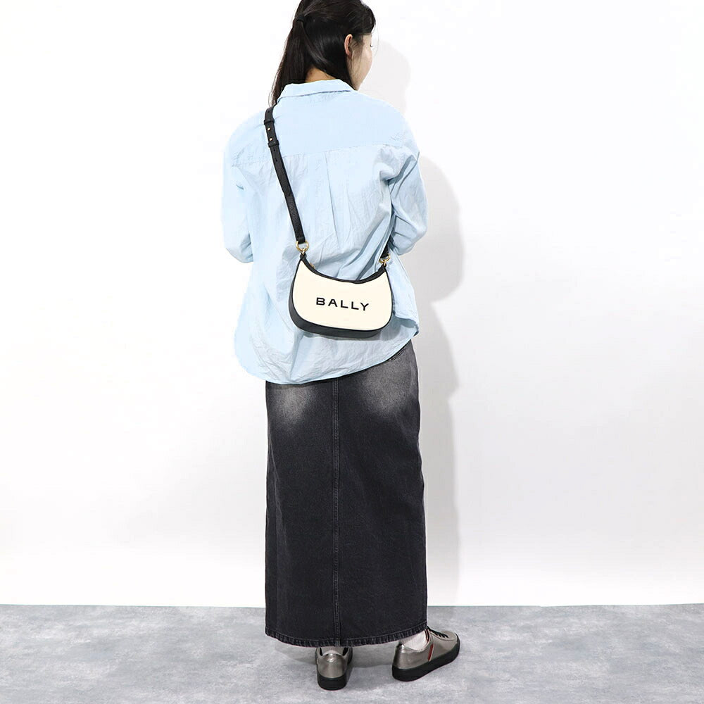 美品 BALLY バリーバッグ　 ショルダーバッグ　三日月型　牛革 バリー BALLY バッグ ショルダーバッグ レディース BAR ELLIPSE