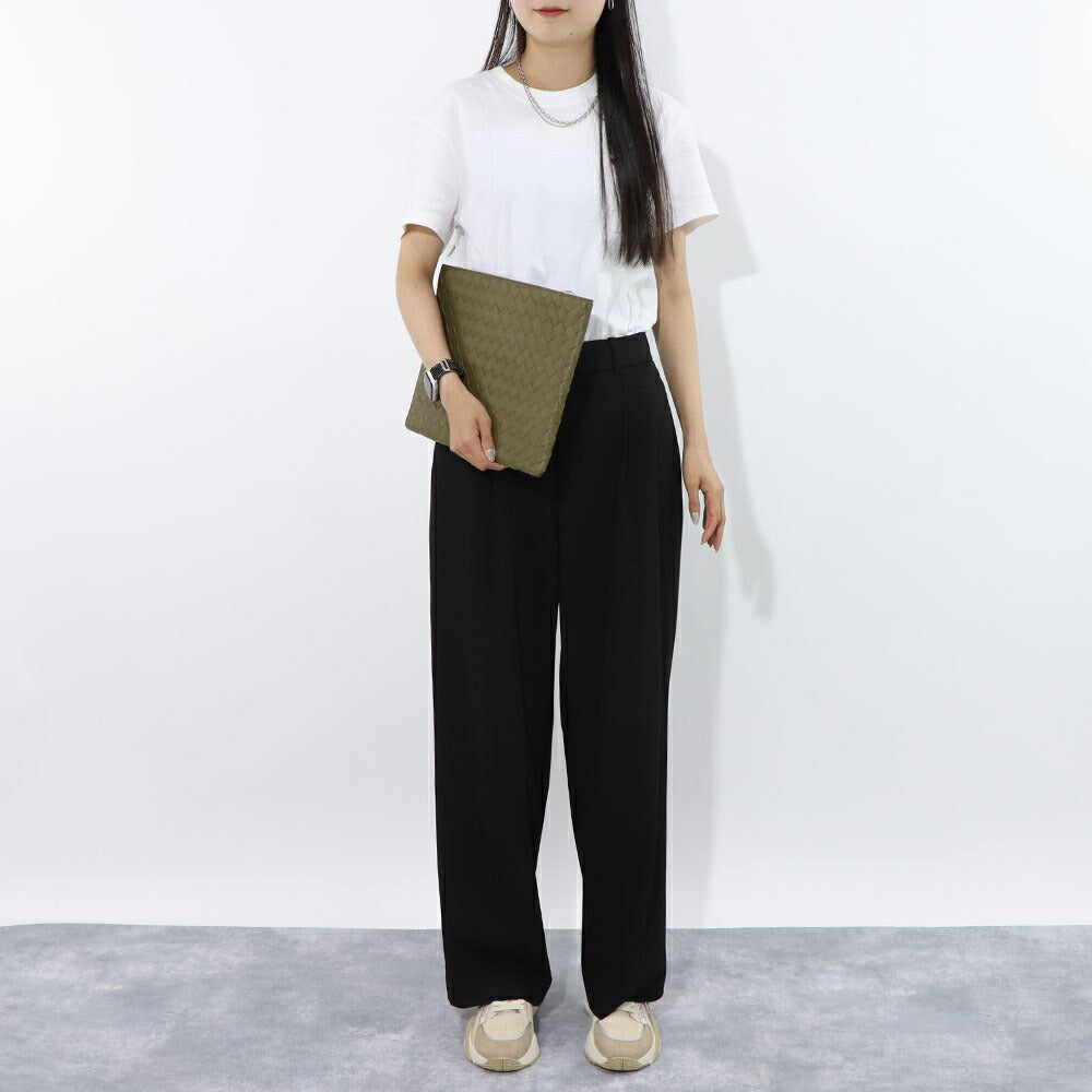 ボッテガ ヴェネタ BOTTEGA VENETA バッグ クラッチバッグ メンズ Intrecciato Half Zipped Pouch カーキ カーフスキン イントレチャート ハーフジップポーチ コントラストカラー 607479 VCPQ3