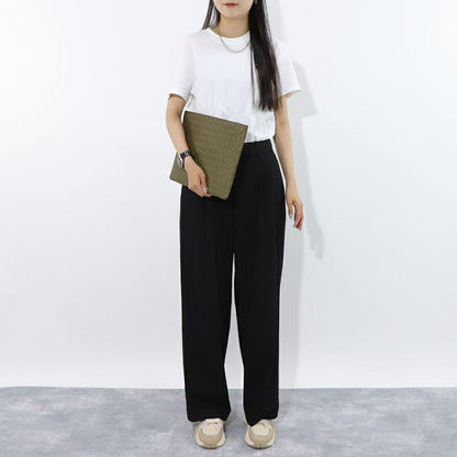 ボッテガ ヴェネタ BOTTEGA VENETA バッグ クラッチバッグ メンズ Intrecciato Half Zipped Pouch カーキ カーフスキン イントレチャート ハーフジップポーチ コントラストカラー 607479 VCPQ3
