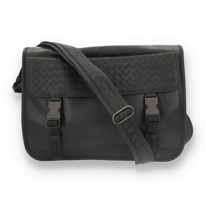 ボッテガ ヴェネタ BOTTEGA VENETA バッグ ショルダーバッグ 534435 VQ12A1000 イントレチャート メンズ ブラック A4対応 横型 メッセンジャーバッグ