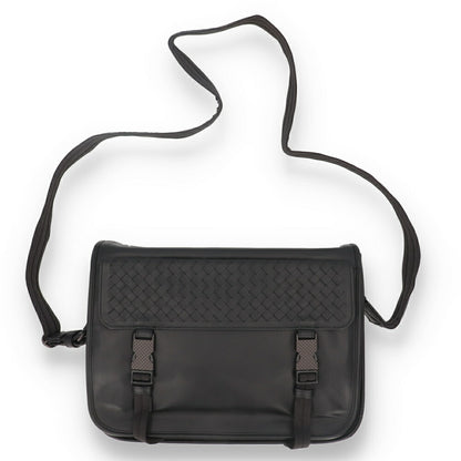 ボッテガ ヴェネタ BOTTEGA VENETA バッグ ショルダーバッグ 534435 VQ12A1000 イントレチャート メンズ ブラック A4対応 横型 メッセンジャーバッグ