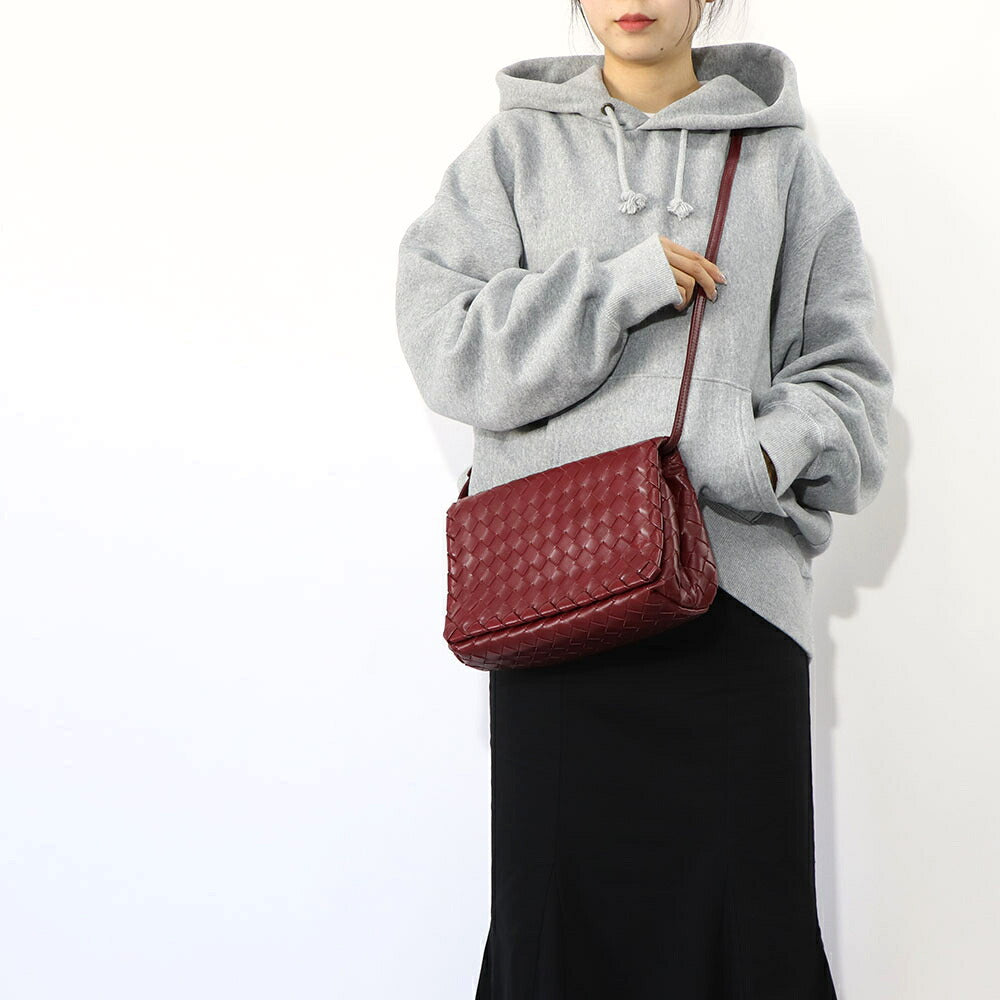 BOTTEGA VENETA ショルダーバッグ イントレチャート