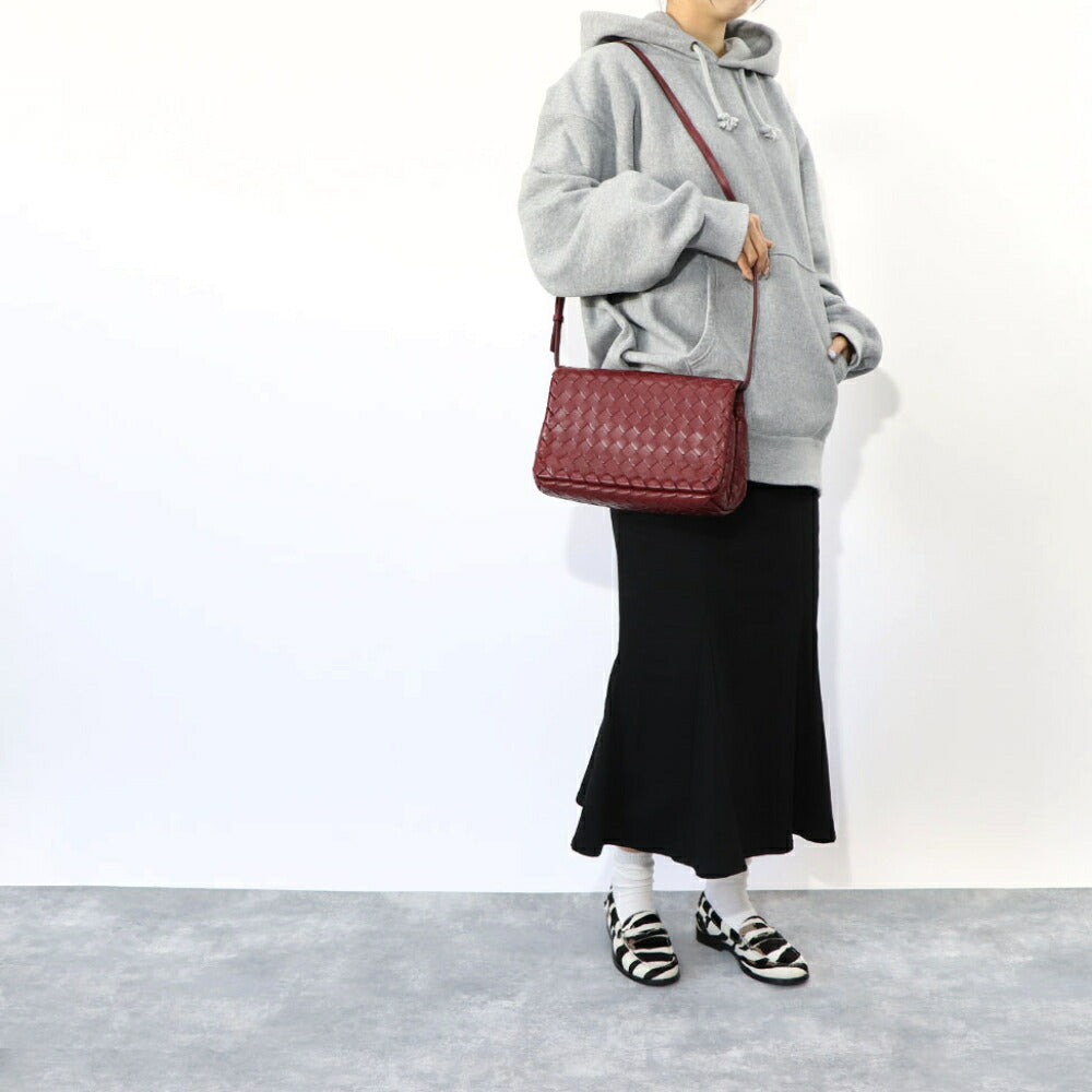BOTTEGA VENETA ショルダーバッグ イントレチャート