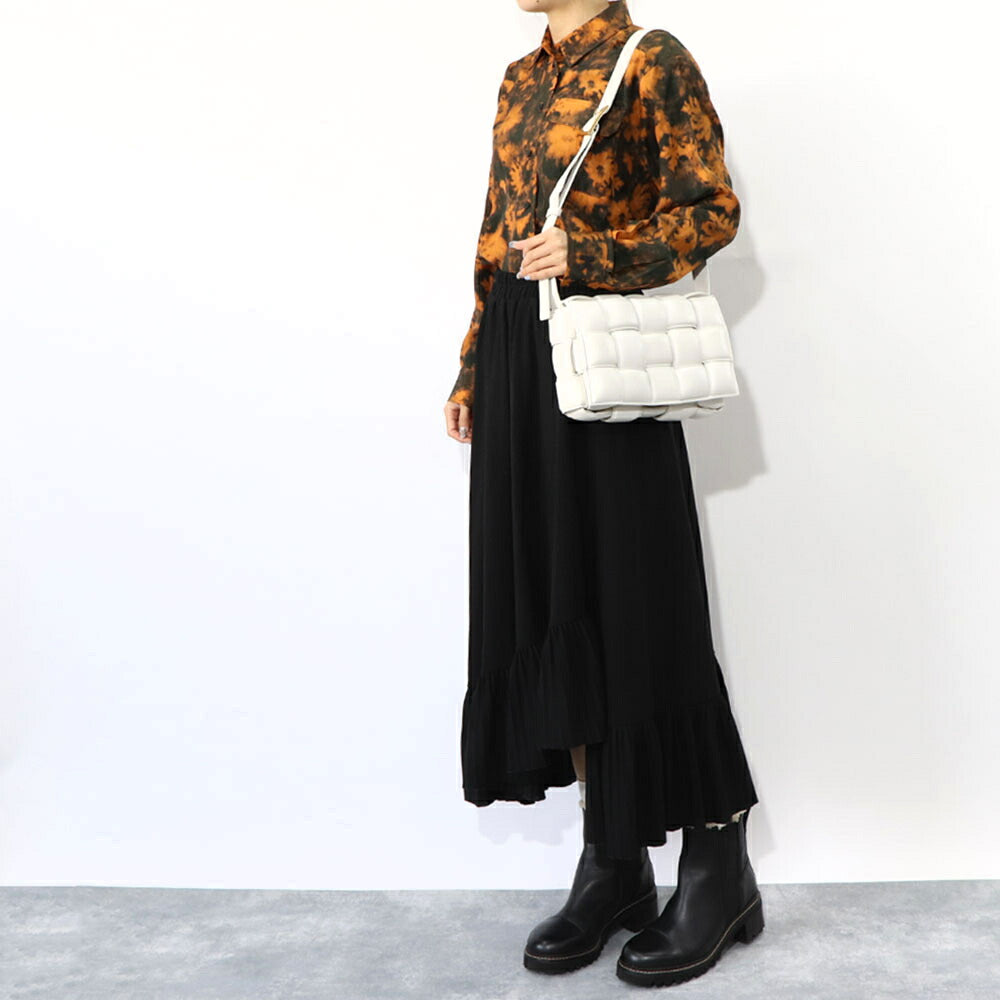 BOTTEGA VENETA パデッド カセット ショルダーバッグ