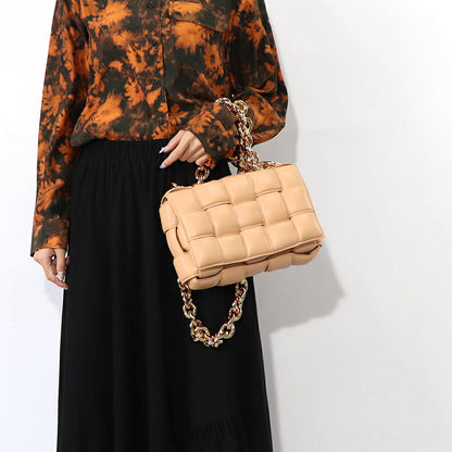 BOTTEGA VENETA カセット マキシイントレチャート ショルダー