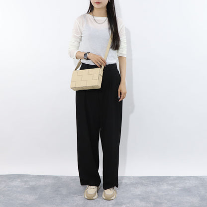 ボッテガ ヴェネタ BOTTEGA VENETA バッグ ショルダーバッグ レディース CASSETTE NAPPA ブラウン ベージュ ラムレザー クロスボディバッグ ボックス型 クラッチバッグ ショルダーバッグ 578004 VMAY1