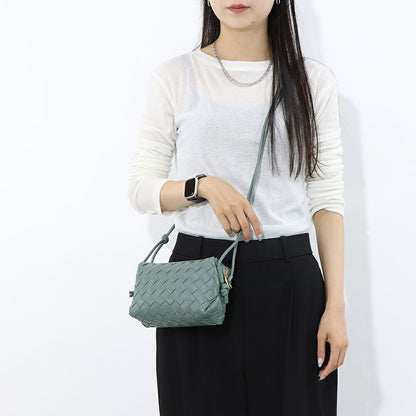 ボッテガ ヴェネタ BOTTEGA VENETA バッグ ショルダーバッグ レディース MINI LOOP ダルグリーン ラムスキン ミニクロスボディバッグ イントレチャートレザー カメラバッグ 723547 V1G11