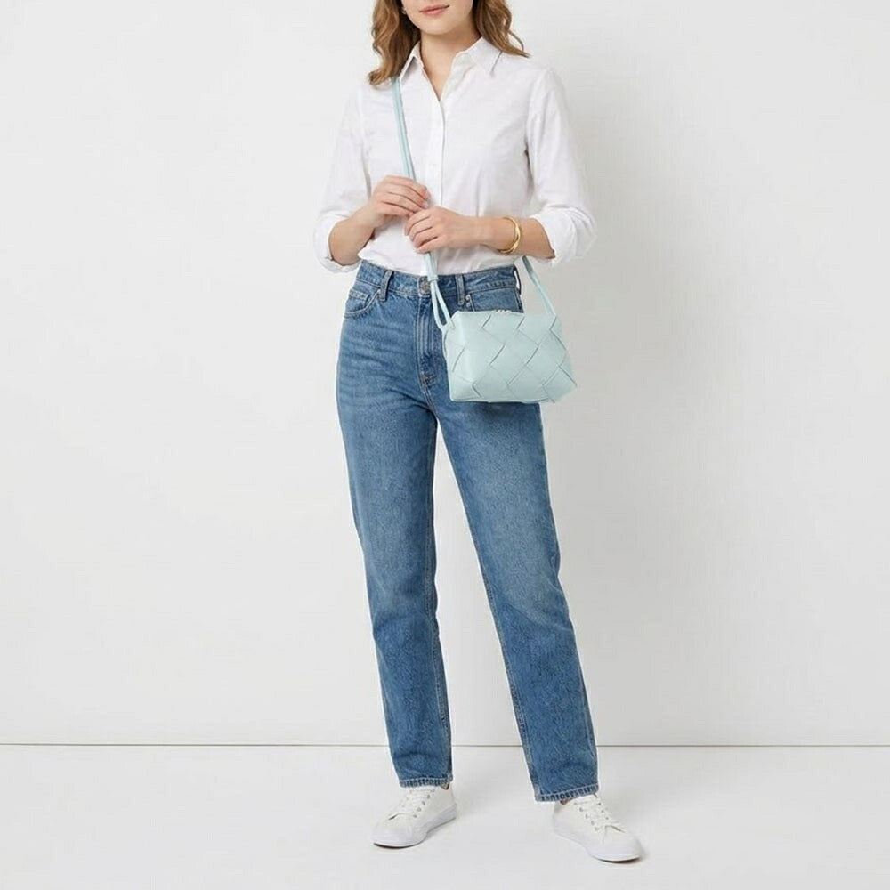 BOTTEGA VENETA ショルダーバッグ ライトブルー マキシイントレチャート 709417 VCQC2