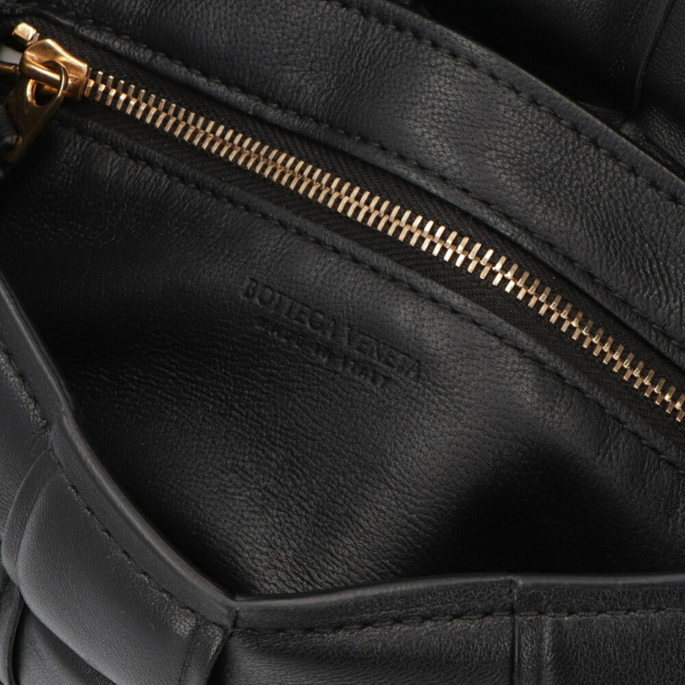 BOTTEGA VENETA ショルダーバッグ ブラック マキシイントレチャート カセット 717506 VCQR1