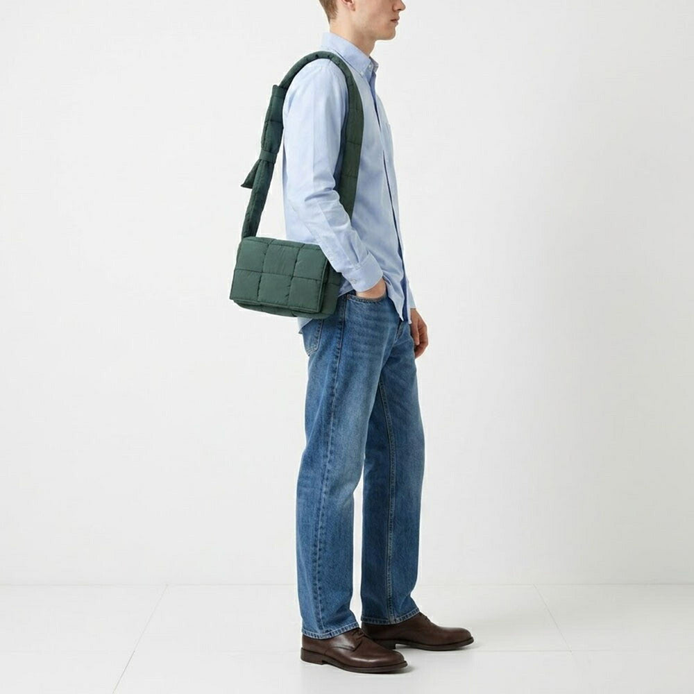 BOTTEGA VENETA ショルダーバッグ グリーン ポリアミド マキシイントレチャート カセット 755182 VBO81