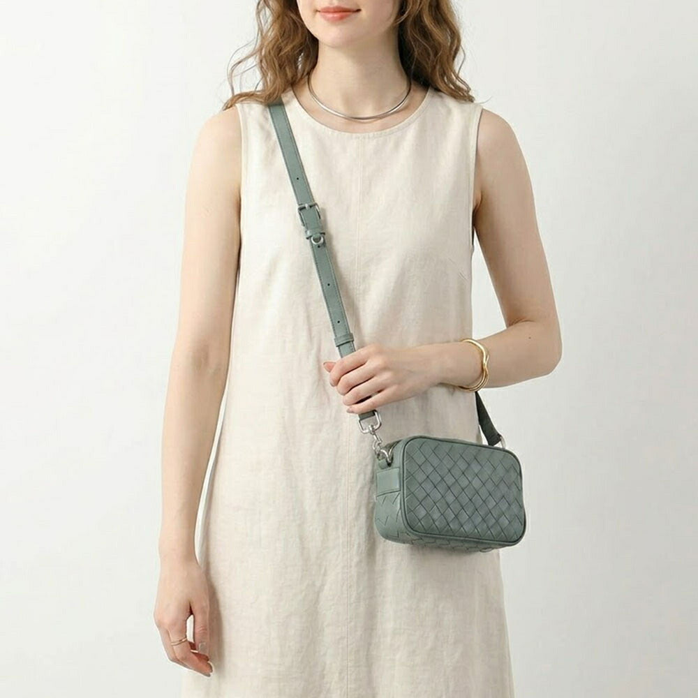 BOTTEGA VENETA ショルダーバッグ グリーン マキシイントレチャート カセット 765911 V2HL1