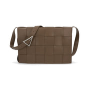 BOTTEGA VENETA ショルダーバッグ ブラウン マキシイントレチャート グ カセット 778320 VB1K0