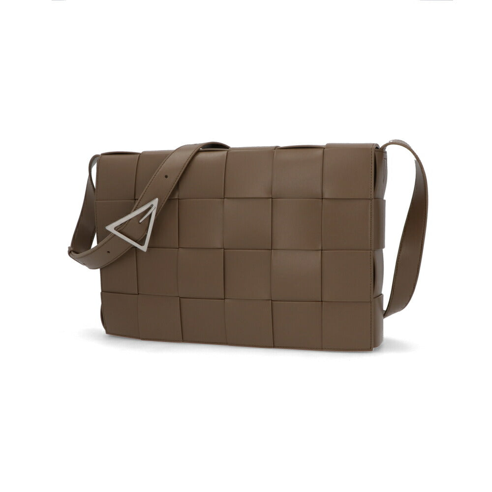 BOTTEGA VENETA ショルダーバッグ ブラウン マキシイントレチャート グ カセット 778320 VB1K0