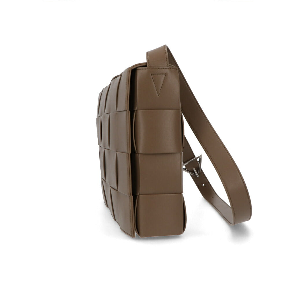 BOTTEGA VENETA ショルダーバッグ ブラウン マキシイントレチャート グ カセット 778320 VB1K0