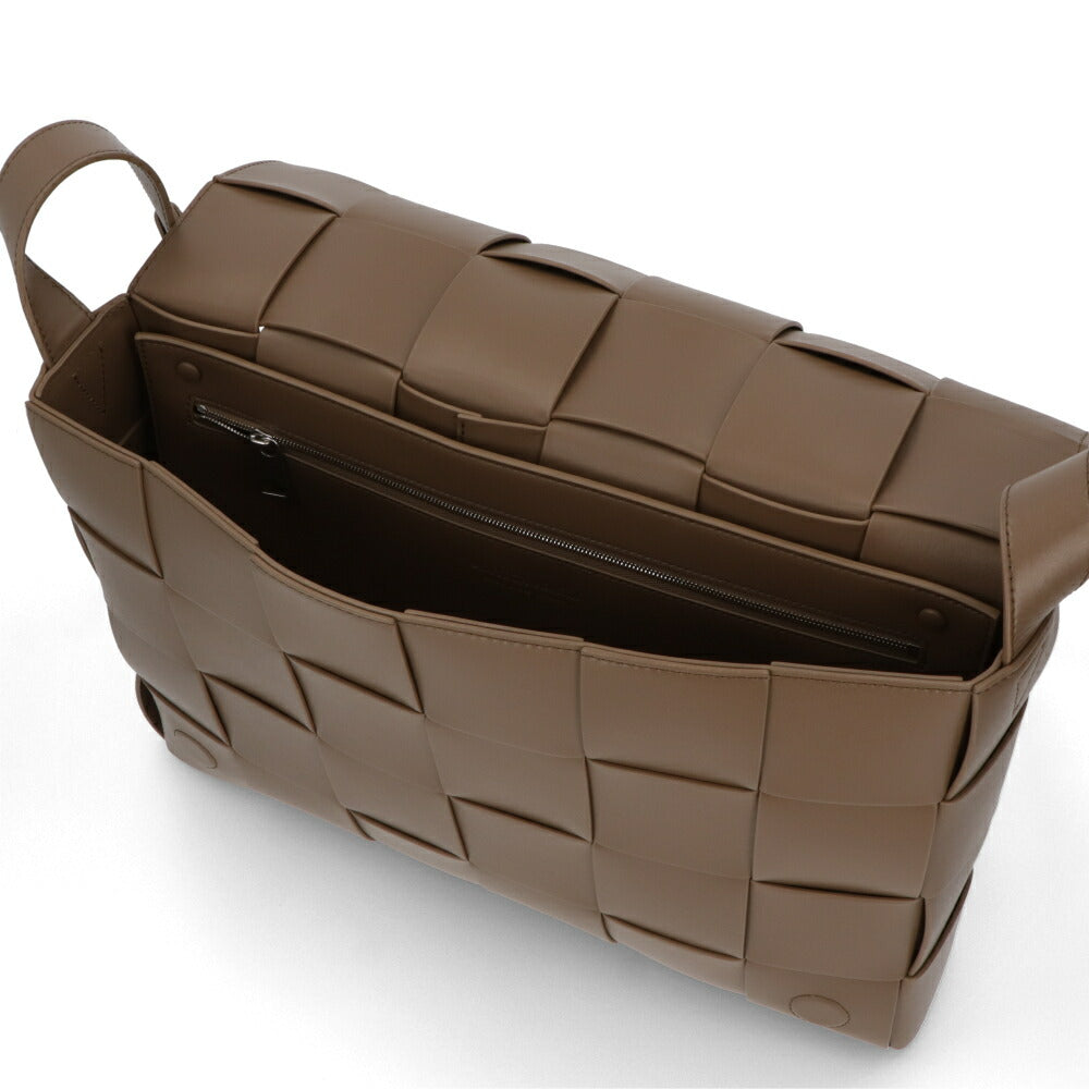 BOTTEGA VENETA ショルダーバッグ ブラウン マキシイントレチャート グ カセット 778320 VB1K0
