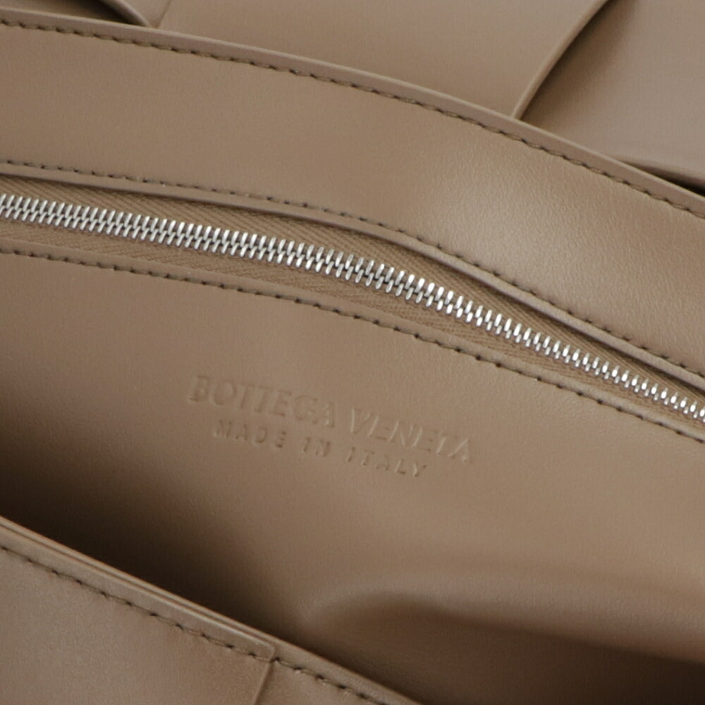 BOTTEGA VENETA ショルダーバッグ ブラウン マキシイントレチャート グ カセット 778320 VB1K0