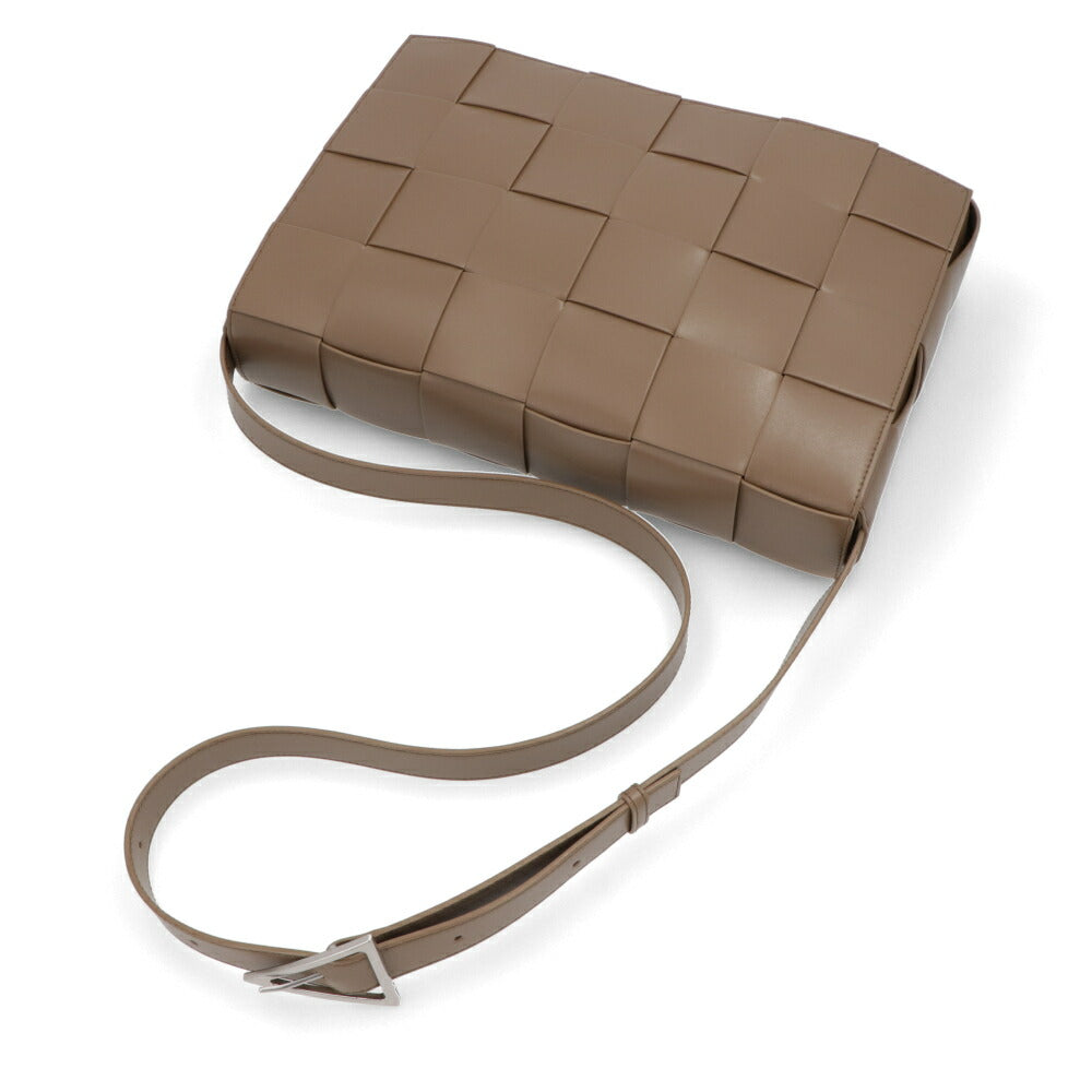 BOTTEGA VENETA ショルダーバッグ ブラウン マキシイントレチャート グ カセット 778320 VB1K0