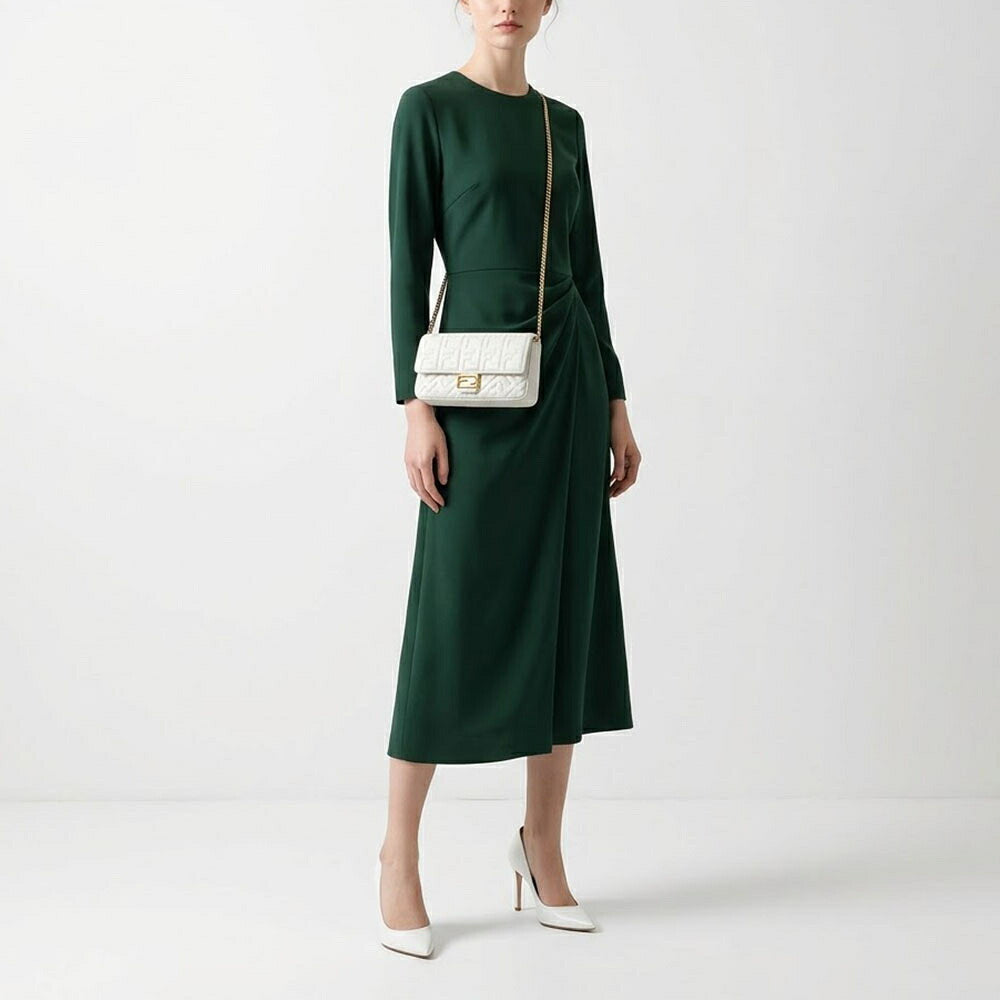FENDI フェンディ レディース バッグ ショルダーバッグ ホワイト ライトブラウン ナッパレザー チェーンウォレット FFモチーフ 8M0498