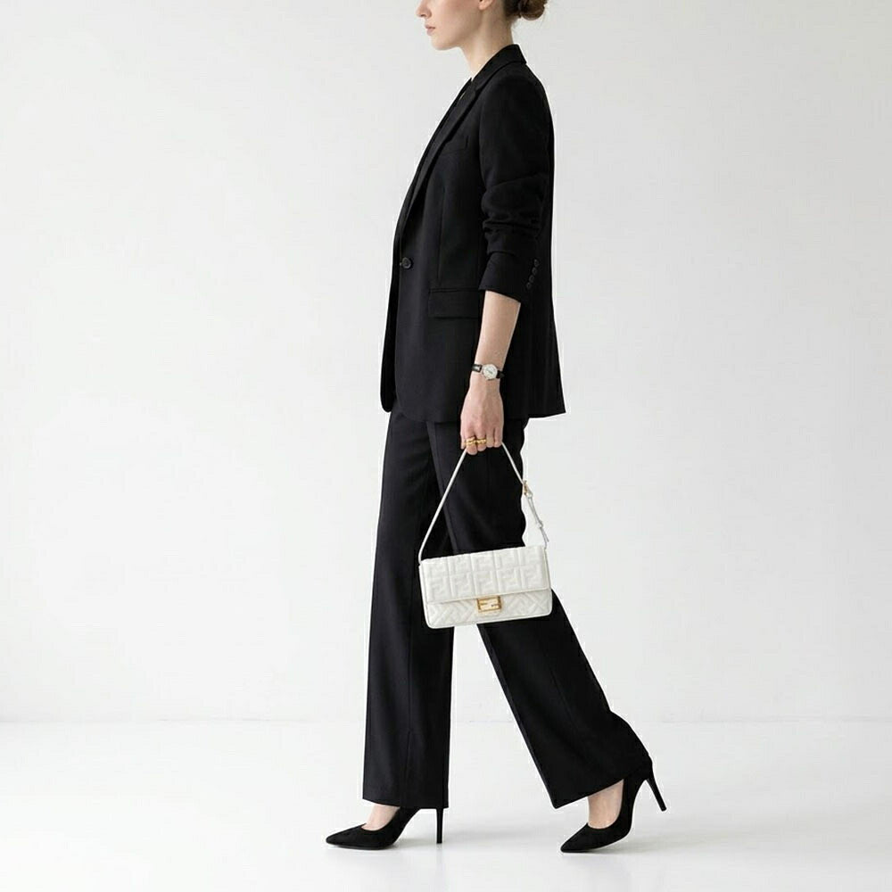 FENDI フェンディ レディース バッグ ショルダーバッグ ホワイト ライトブラウン ナッパレザー チェーンウォレット FFモチーフ 8M0498