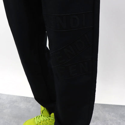 フェンディ FENDI ボトムス ロングパンツ レディース ブラック コットン ポリエステル ロゴ スウェットパンツ 刺繍